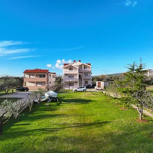  Apartment Beachfront Jermen Croatia